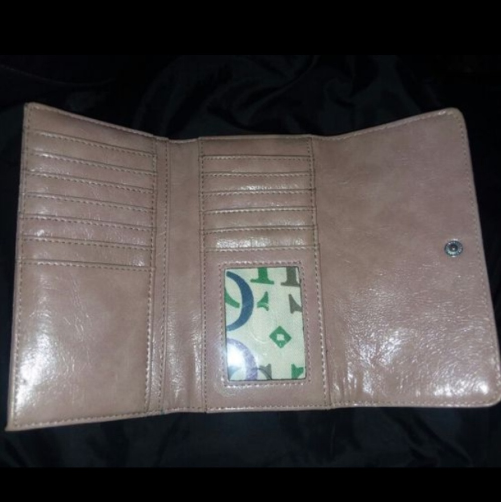 Guess Wallet - Picture 2 of 3